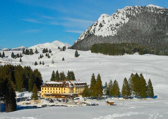 Hotel Vezzena Malga Postesina 외부 사진
